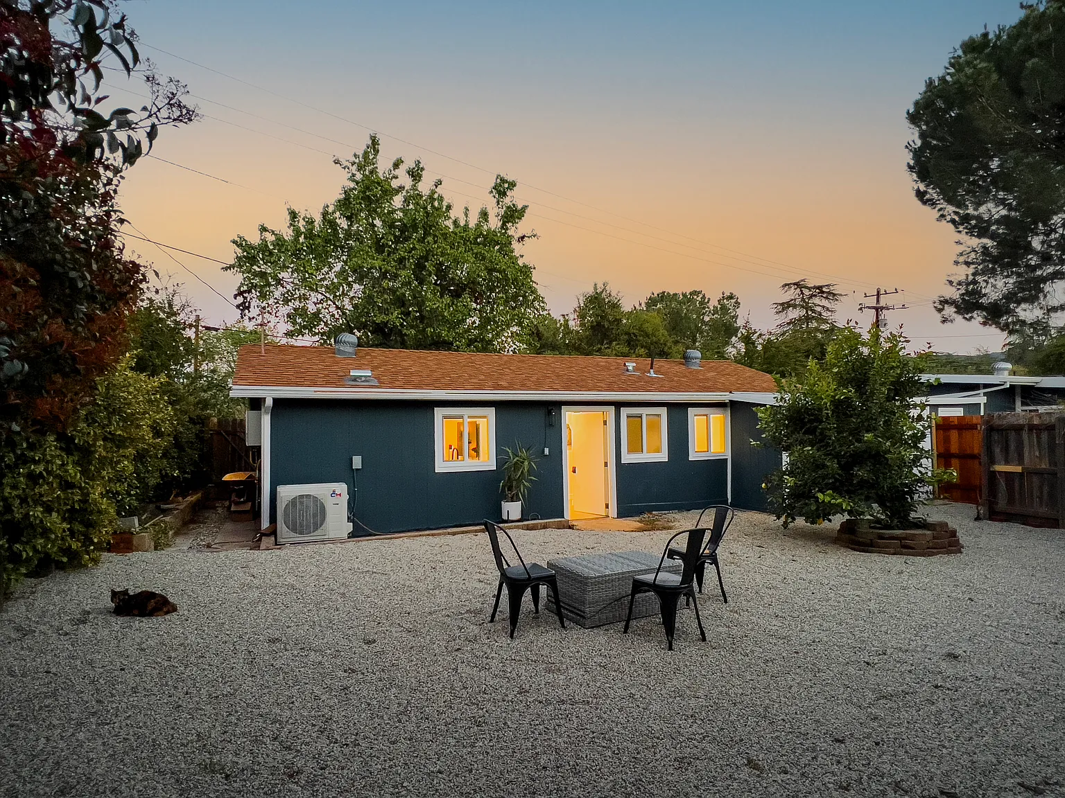 2 bed, 762 sqft, $3,700 — Photo 3