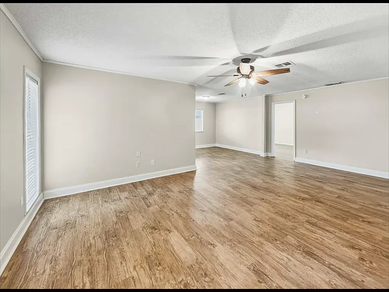 241 Rock Springs Dr — Photo 8