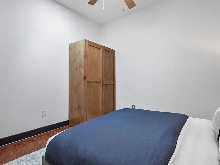 306 E Grace St #202 — Photo 13
