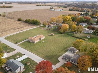 67 Buysse Dr, Coal Valley, IL, 61240