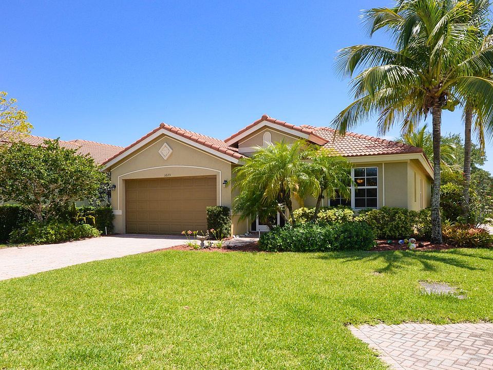 3225 SW Porpoise Cir, Stuart, FL 34997 | Zillow