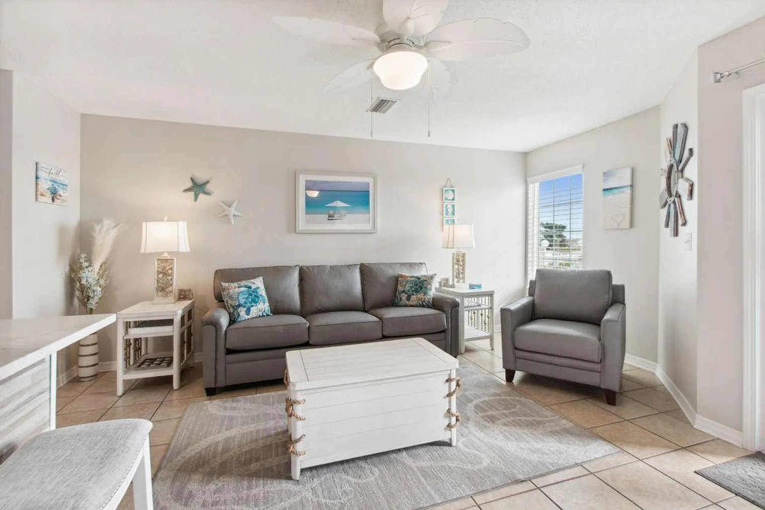 1 bed, 1.0 bath, 624 sqft, $2,474 — Photo 2