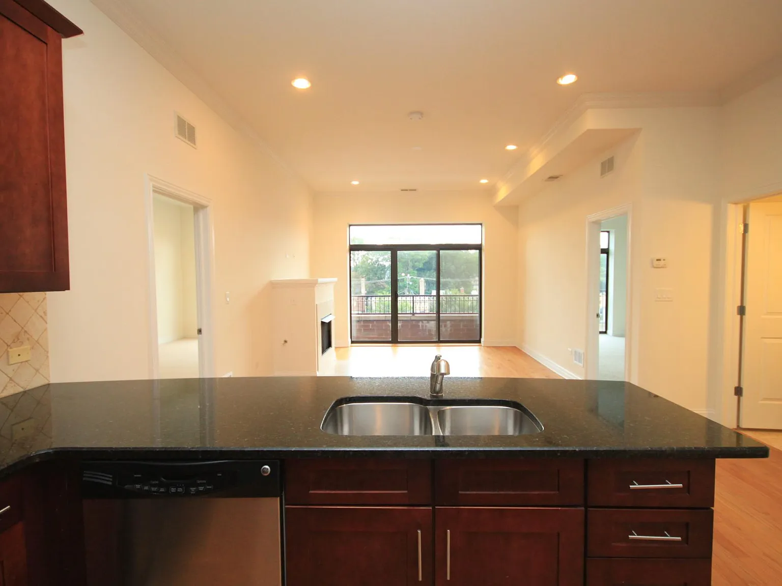 2 bed, 1347 sqft, $3,711 — Photo 4