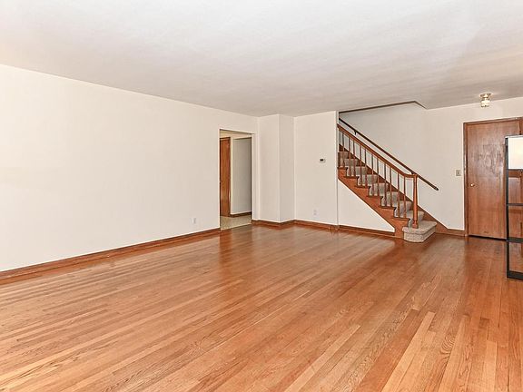 3rd image of W156N8008 Pilgrim ROAD