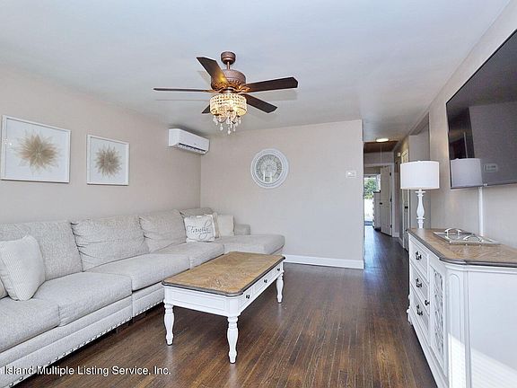 5th image of 75 Caswell Ave