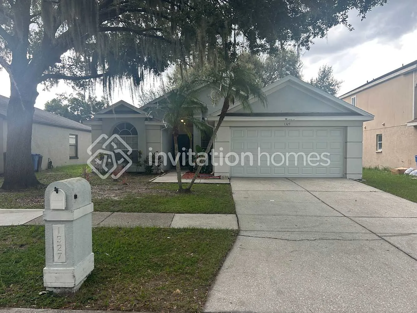 1327 Windjammer Pl Valrico, FL 33594 — Photo 1