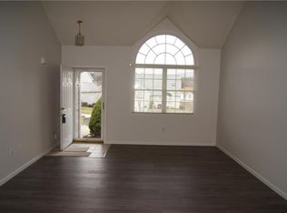 387 Country View Dr, Lower Burrell, PA 15068
