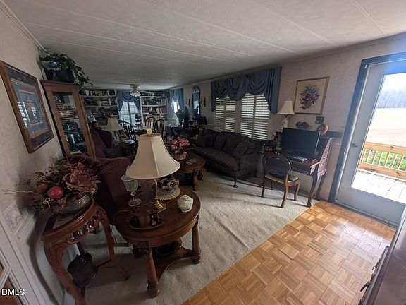 3rd image of 8043 Crawford Currin Rd