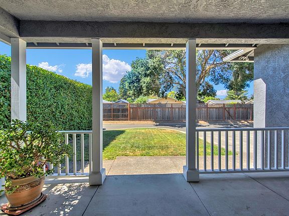 3rd image of 3321 Linda Vista Ave