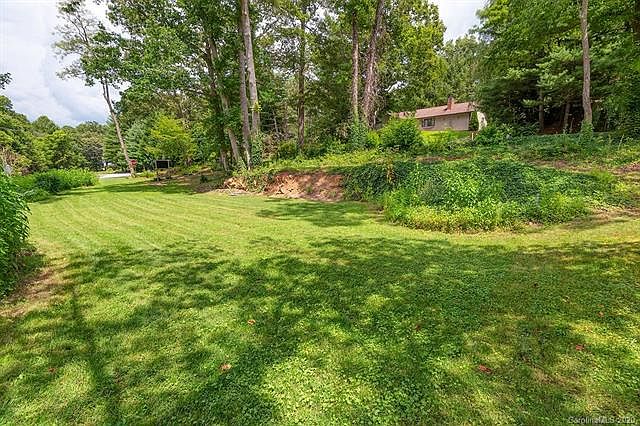 2nd image of 5 Bee Ridge Rd #1