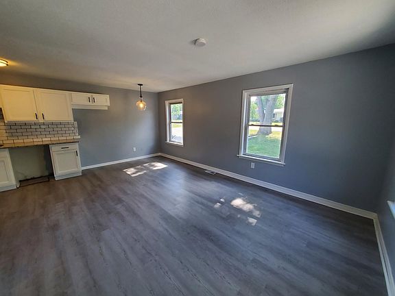 FAMILY ROOM VIEW FROM FRONT DOOR