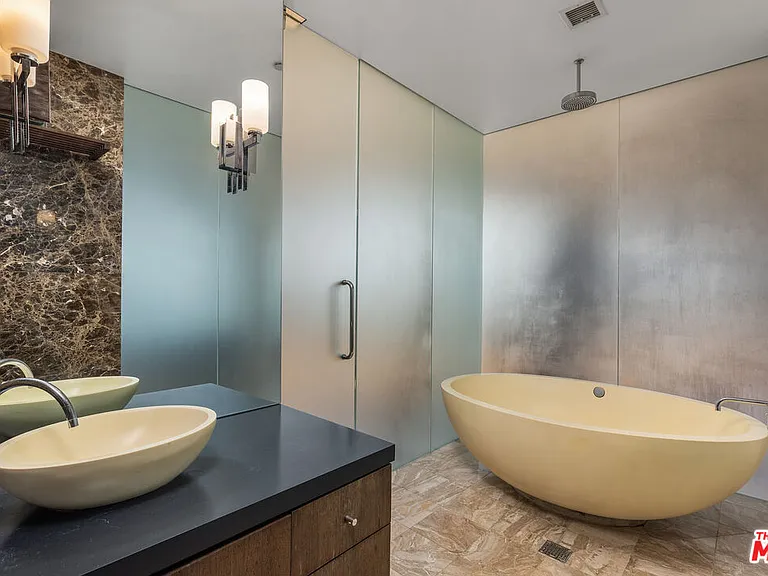1100 Wilshire Blvd #2911 — Photo 16