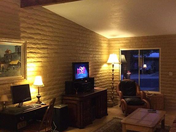 4th image of 207 E Avenue I