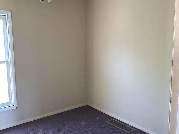 2nd image of 3119 Elyria Ave #Up