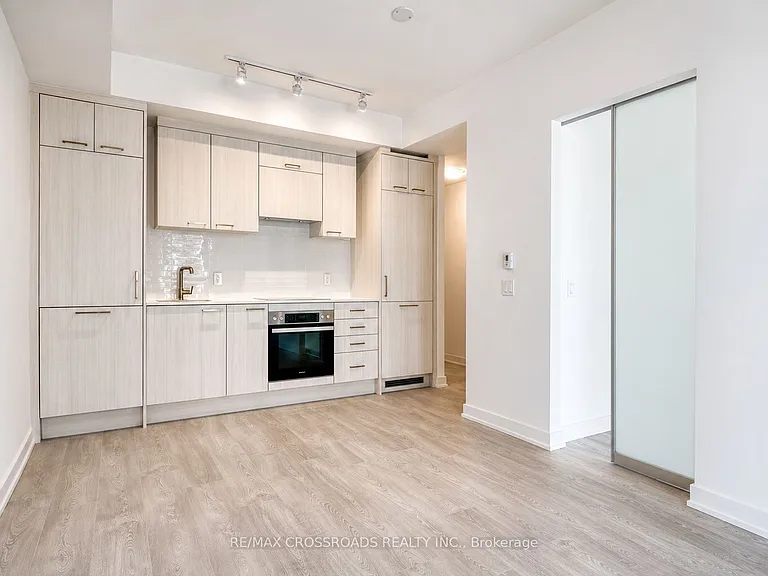 634 Church St #1406 — Photo 4