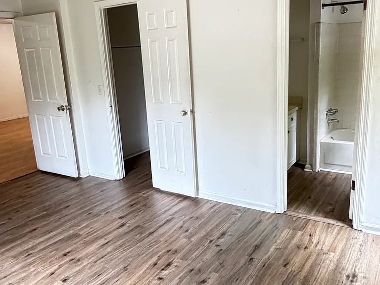 117 Whitby Ct — Photo 14