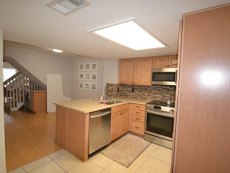 3379 Fox Hunt Dr — Photo 15