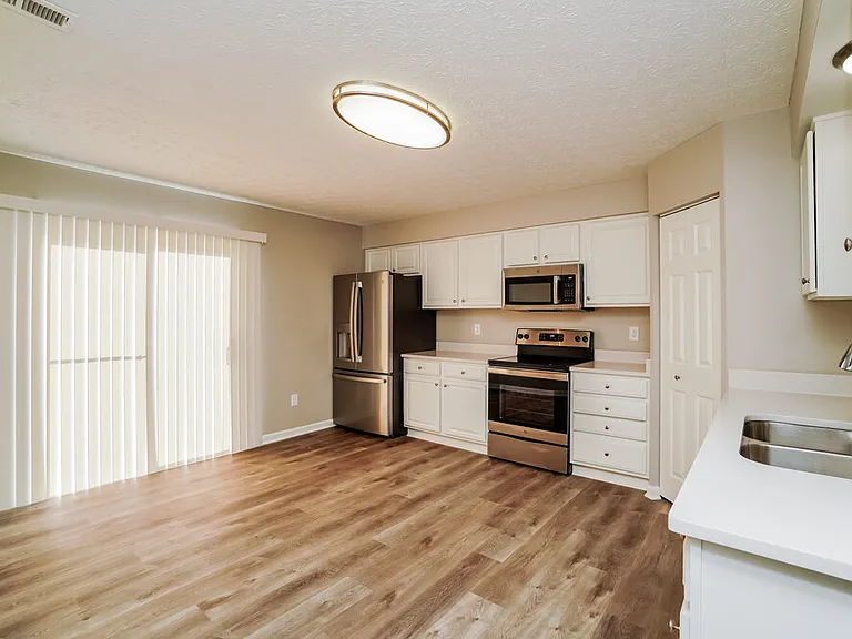 4880 Grimm Dr — Photo 6
