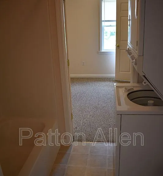 92 Drury Ln #H — Photo 11