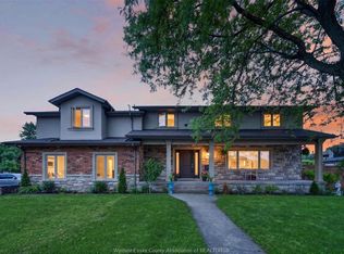 3595 Huntington Ave, Windsor, ON N9E 3N1