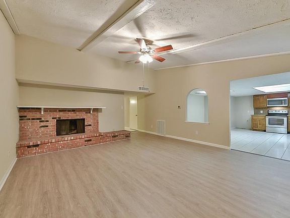 Living room (carpet has been changed to ceramic tile).