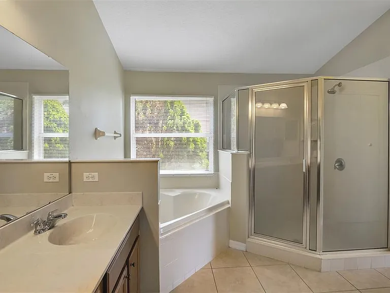 12608 Iris Lake Dr — Photo 33