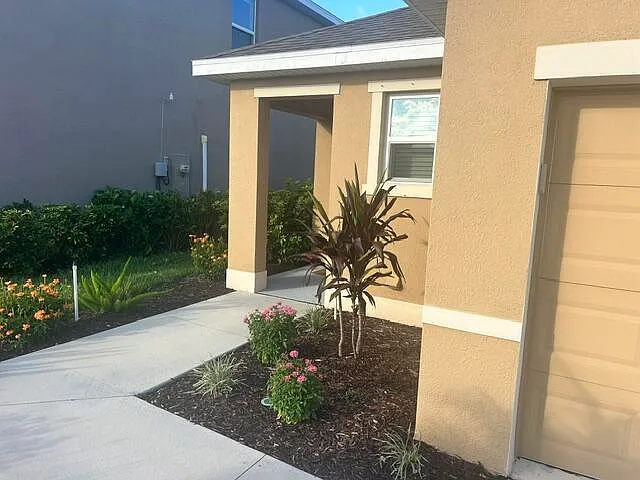 12152 SW Rimini Way — Photo 3