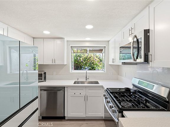 4th image of 15228 Ramona Blvd