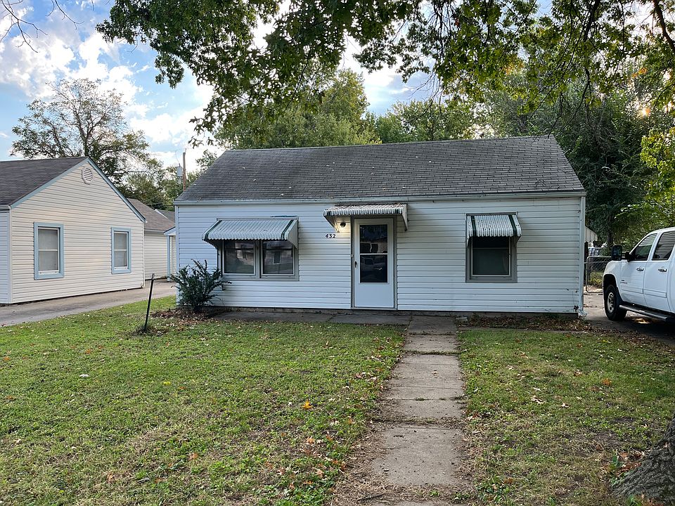 1st image of 432 NE Poplar St
