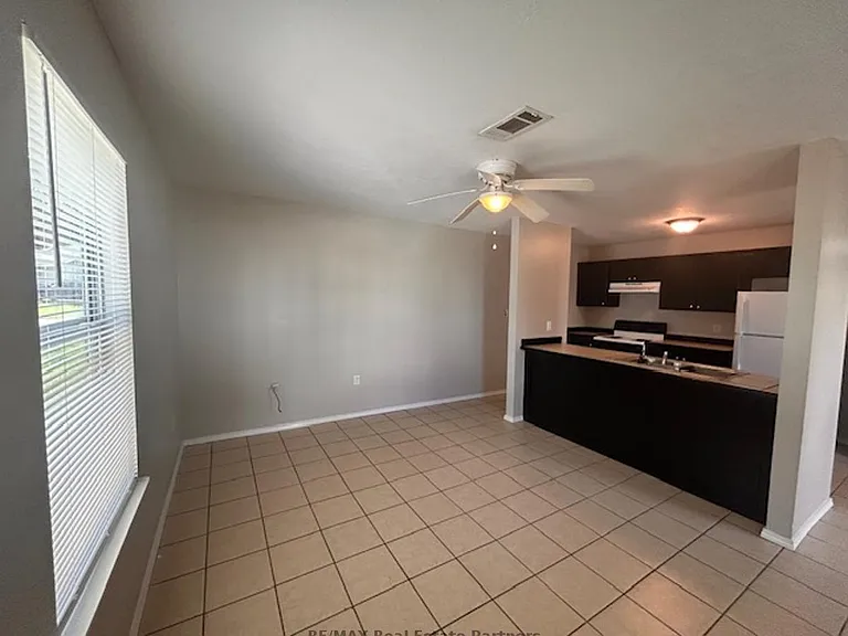 28 Bentley Brooke Ln — Photo 4