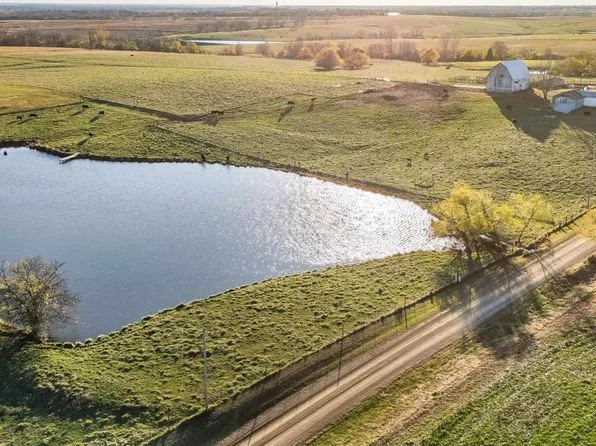 18099 70th St, Mc Louth, KS 66054