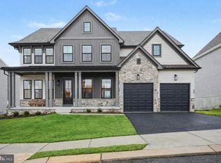 802 Blake Dr, York, PA 17402