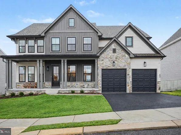 802 Blake Dr, York, PA 17402