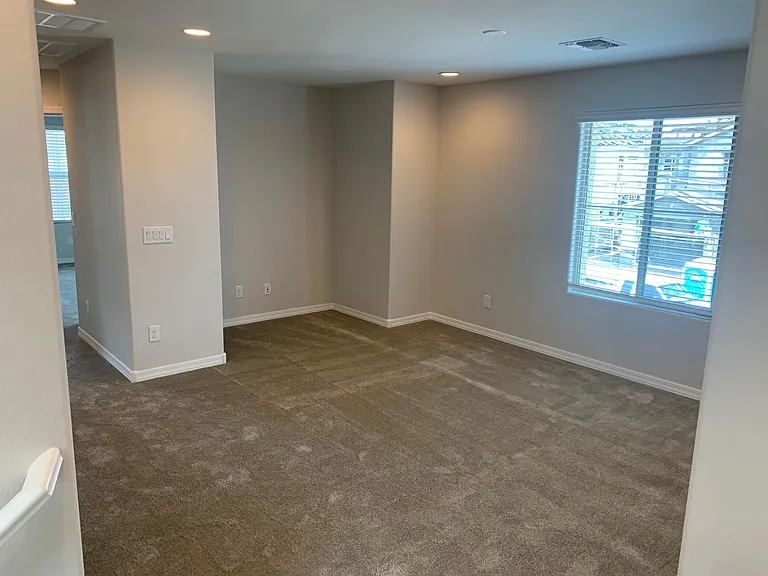 Large Loft Upstairs. Wired For TV Cable and Internet