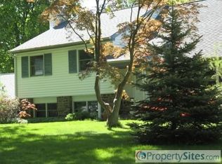444 Merion Dr, Newtown, PA 18940