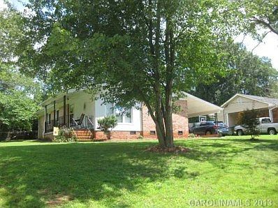 3rd image of 1420 Lynhurst Dr