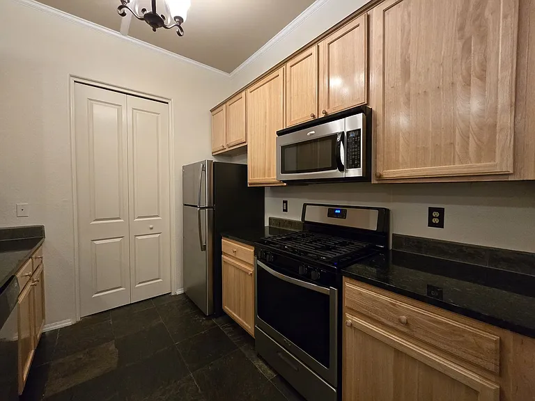 1405 Vegas Verdes Dr #D109 — Photo 7