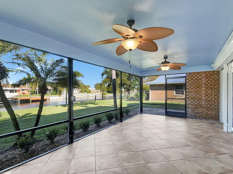 W Terrace Dr — Photo 7
