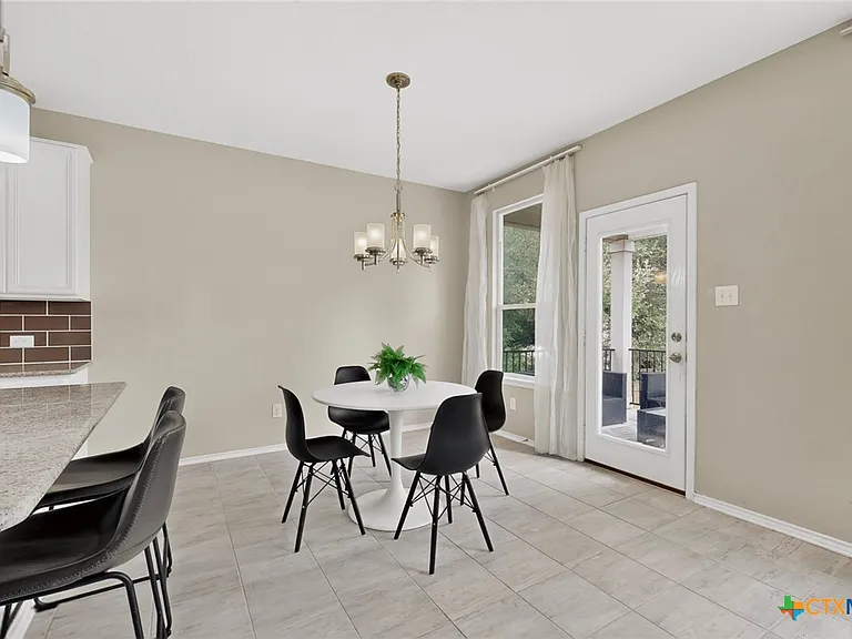 429 Sheepshank Dr — Photo 10