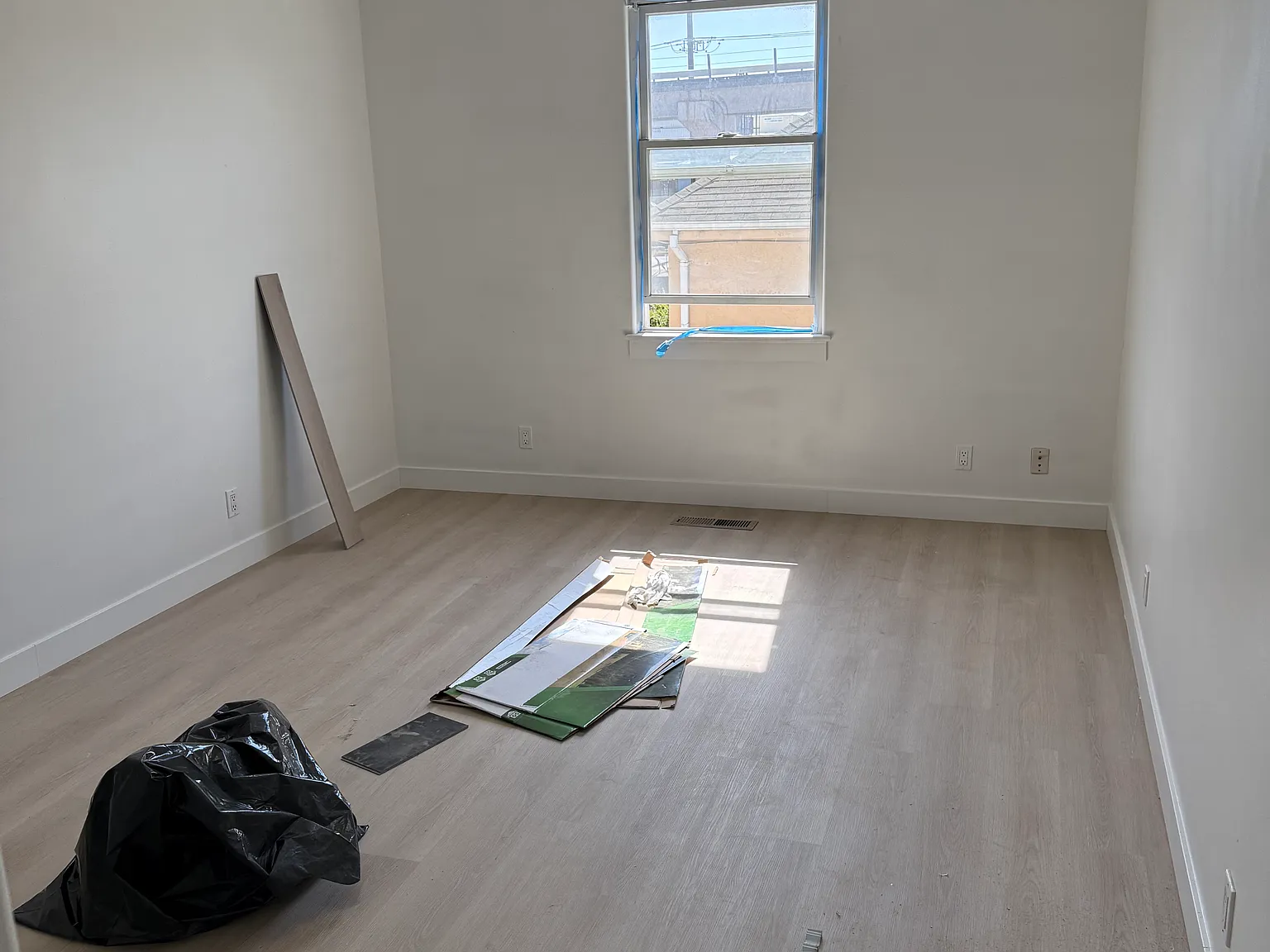 3 bed, 1.5 bath, 1087 sqft, $2,675 — Photo 2