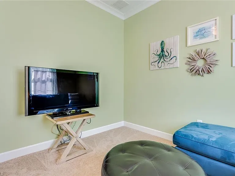 7096 Dominica Dr — Photo 8