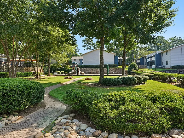 Dunwoody Pointe — Photo 8