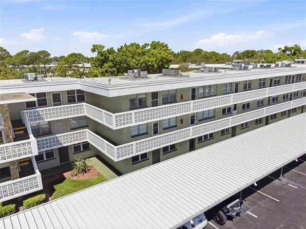 4890 Bay St NE APT 326, Saint Petersburg, FL 33703