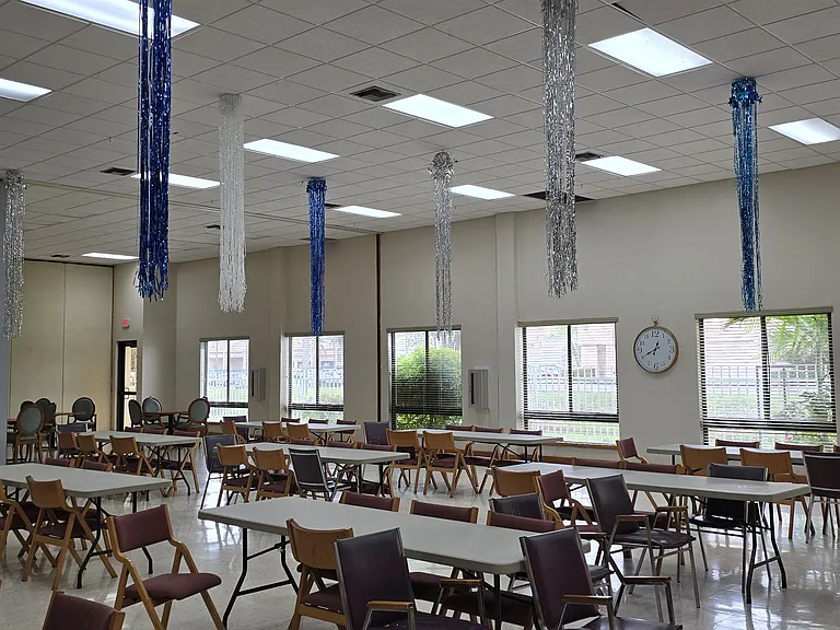 Las Palmas Senior Community — Photo 9