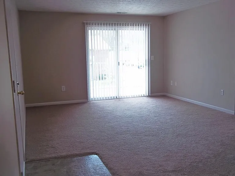 185 - COUNTRY VIEW APARTMENTS — Photo 26