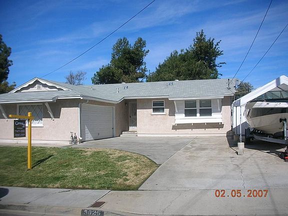 FRONT VU W/RV AND BOAT PARKING