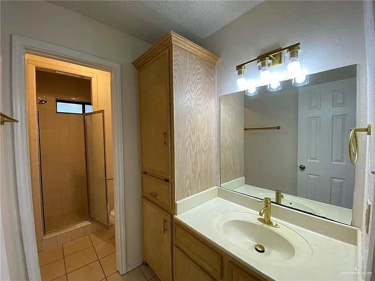 2132 W Iris Ave #2 — Photo 7
