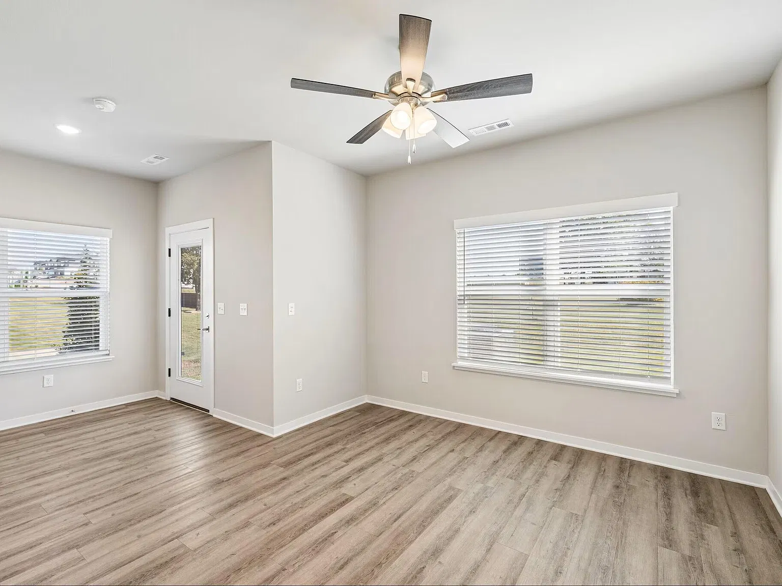 Diamond Park Townhomes — Photo 3