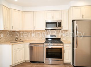 23-27 21st St #1, Astoria, NY 11105