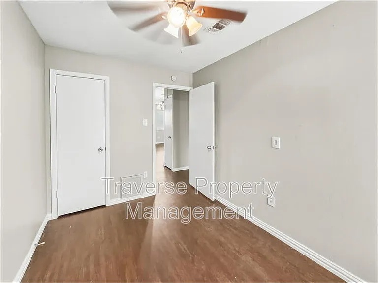 1215 Lowe St — Photo 12